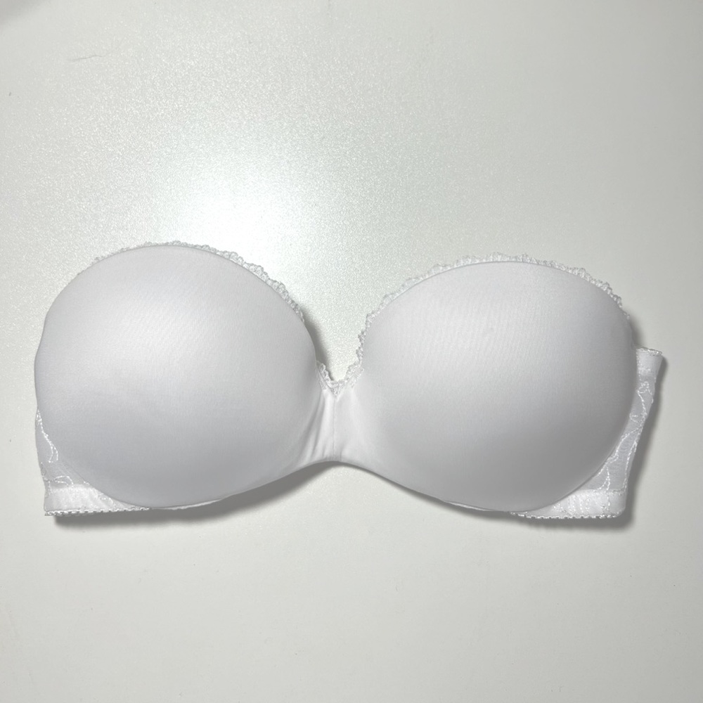 White strapless bra